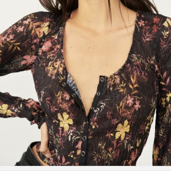 Free People floral dark combo crop top size small - Picture 5 of 6